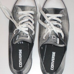 Converse Low Top Sneakers Black/White Plaid Size 8